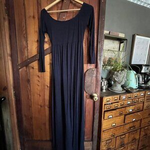 GORGEOUS Longsleeved PinkBlush Maternity Dress in Navy